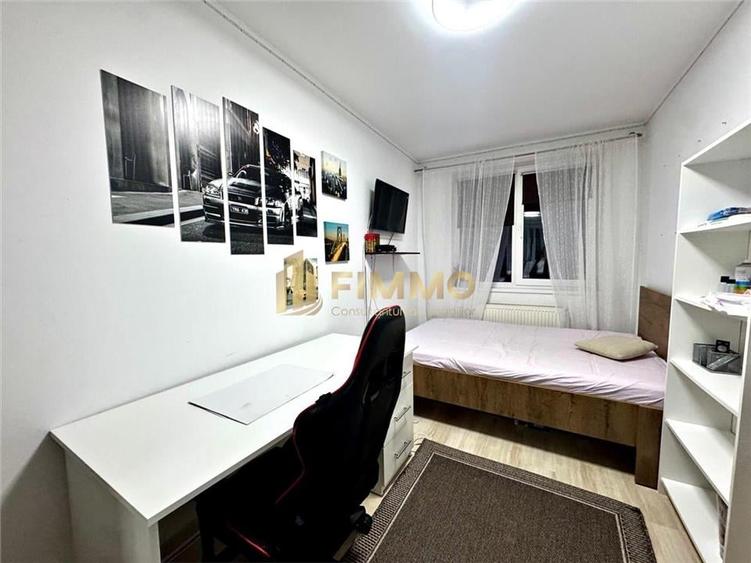 Apartament cu 3 camere semidecomandat, mobilat în Ultracentral