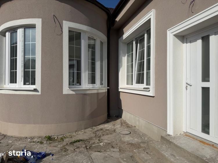 Casă cu 2 camere decomandat cu Teren 1500 Mp în Iosia