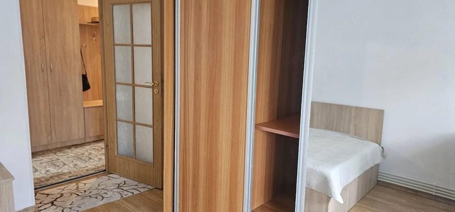 De inchiriat apartament cu 2 camere, etaj 4/4 Piata Centrala, 360 euro - 2