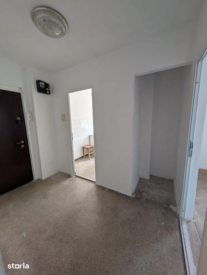 Apartament cu 3 camere decomandat în Vest