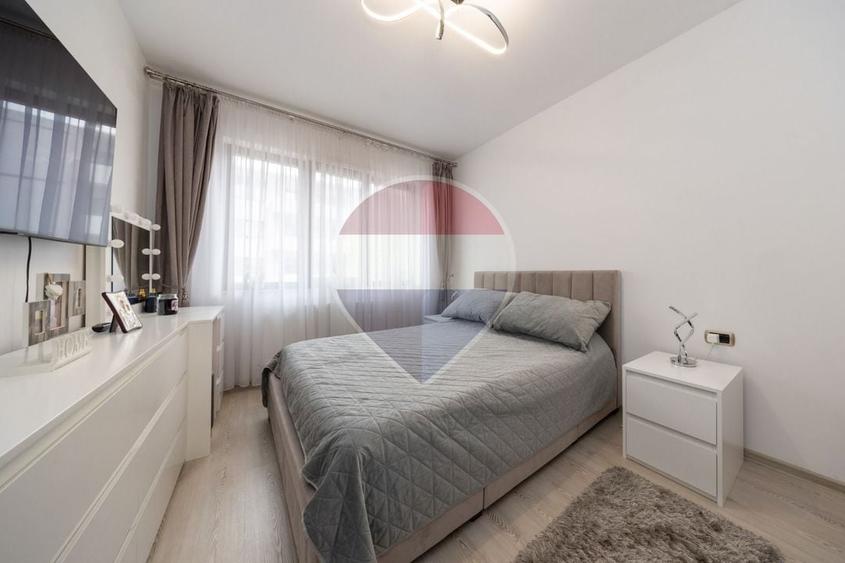 Apartament cu 2 camere decomandat în Tractorul