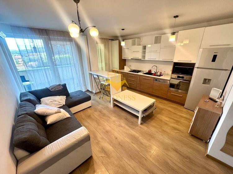Apartament cu 2 camere semidecomandat, mobilat în Ultracentral
