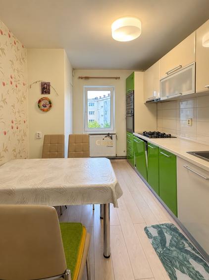Apartament cu 4 camere decomandat, mobilat în Plopilor