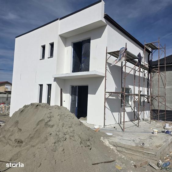 Casă cu 3 camere cu Teren 450 Mp în Calea București