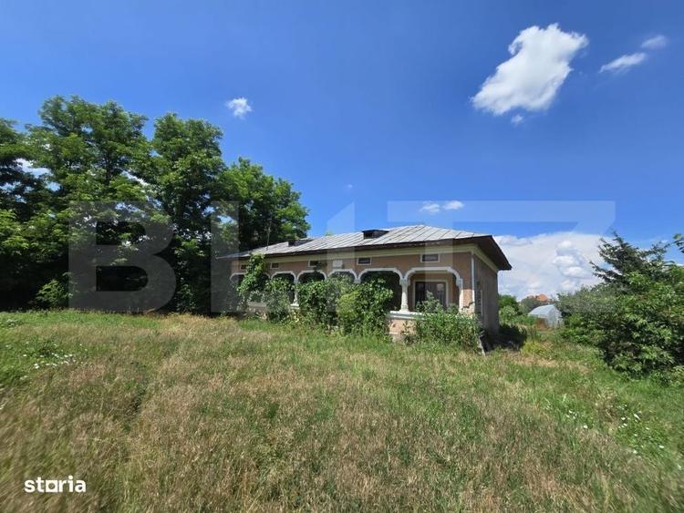 Casă cu 3 camere cu Teren 1954 Mp în Central