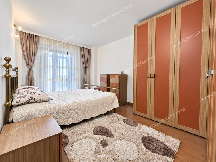 Apartament cu 3 camere decomandat în
