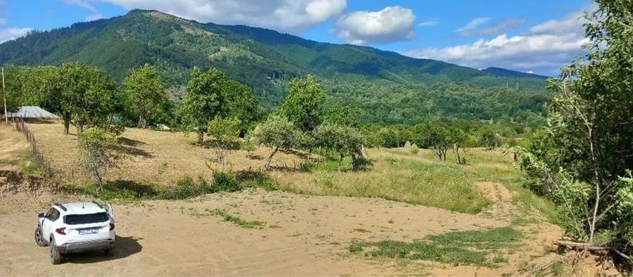Teren de 1000 mp, în Corbeni