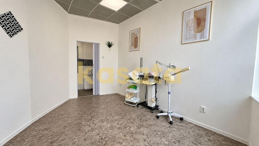 Spațiu comercial, de 17 mp, în P-ța Unirii