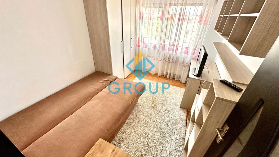Apartament cu 3 camere decomandat în Cornișa