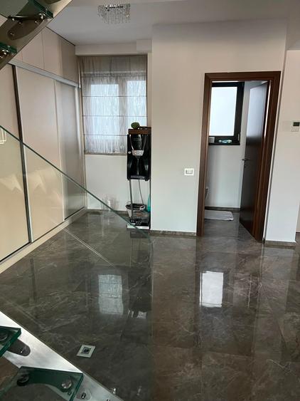 Apartament cu 5 camere decomandat în Kiseleff