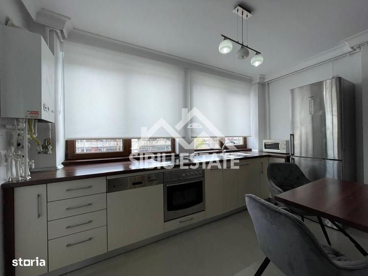 Apartament cu 2 camere, mobilat în Central
