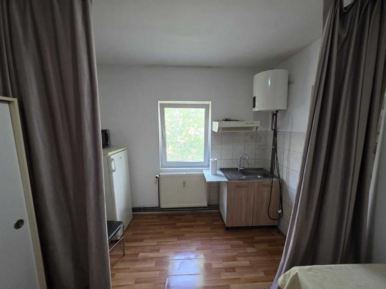 Garsonieră semidecomandată în Pârneava