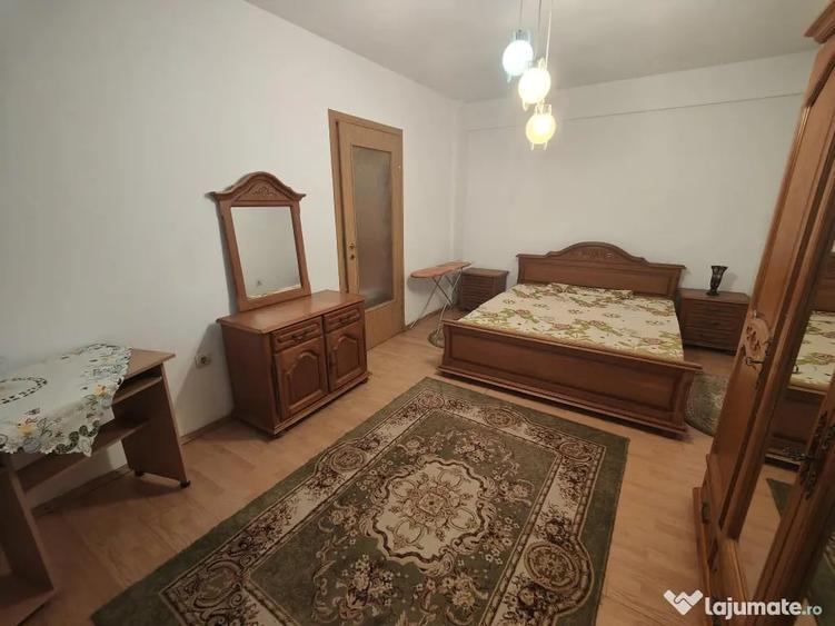 Garsonieră decomandată în Craiovița Nouă