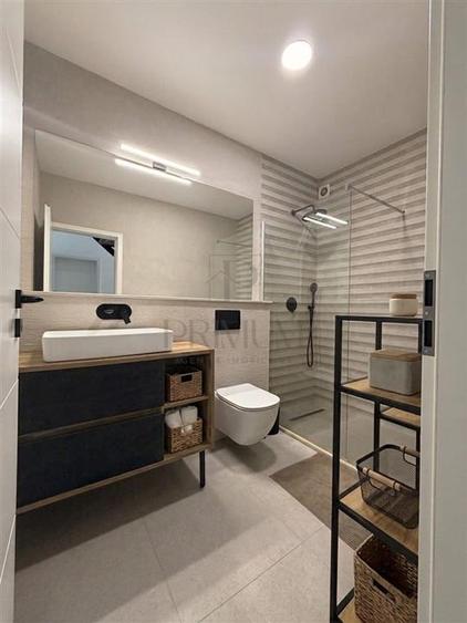 Duplex cu 4 camere cu Canalizare în Plopi