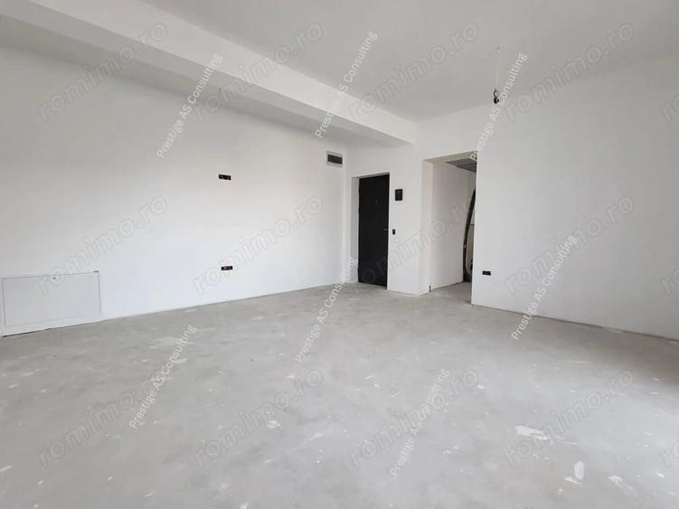 Apartament cu 3 camere semidecomandat în Dumbrăvița