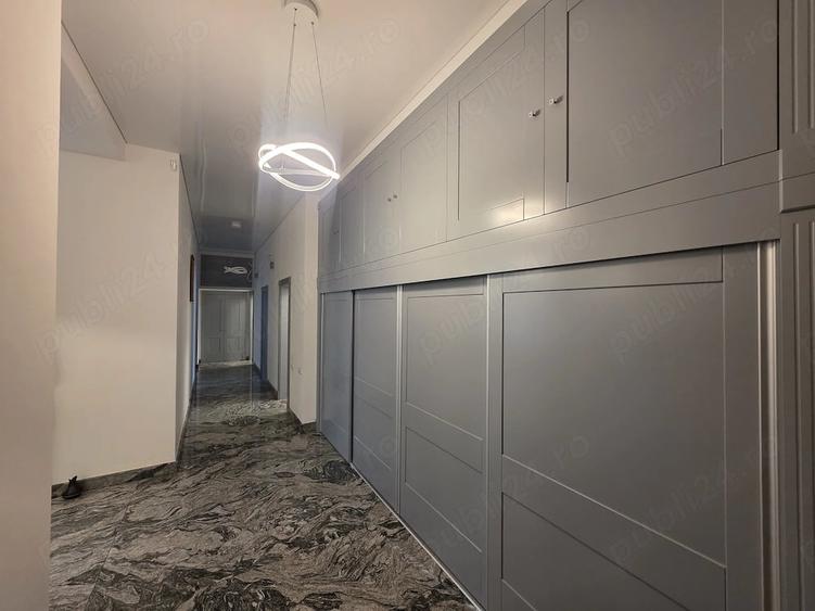 Apartament cu 4 camere decomandat în Decebal