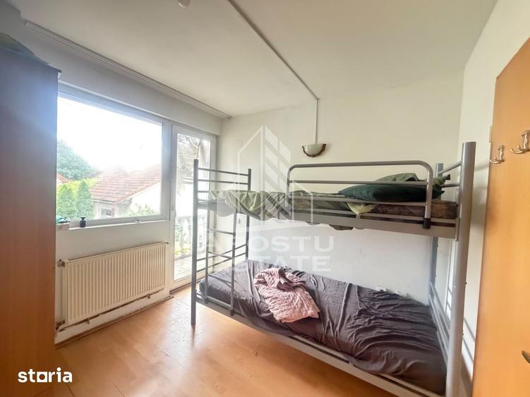 Casă cu 4 camere cu Teren 200 Mp în Est