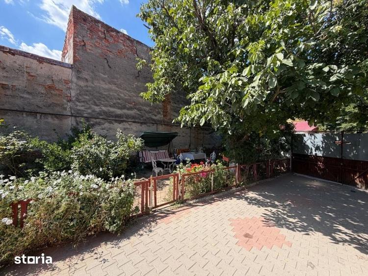 Casă cu 5 camere cu Teren 130 Mp în Lascăr Catargiu