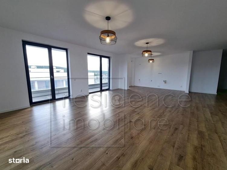 Apartament cu 4 camere semidecomandat, mobilat în Zorilor