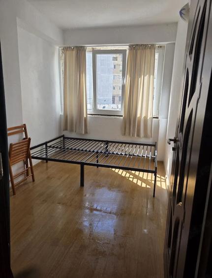 Garsonieră semidecomandată în Micro 3