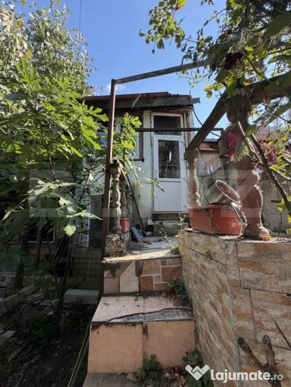 Casă cu 2 camere cu Teren 777 Mp în Breasta