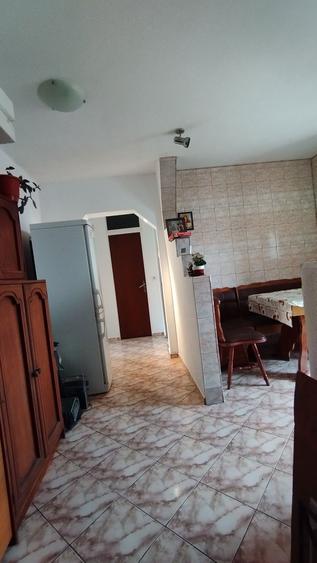 Apartament cu 2 camere decomandat - 1
