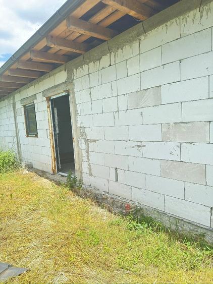 Casă cu Teren 1176 Mp în Horia