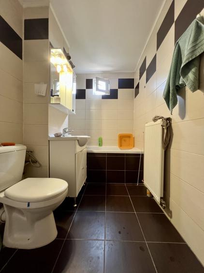 Apartament cu 3 camere decomandat, mobilat în Bucovina