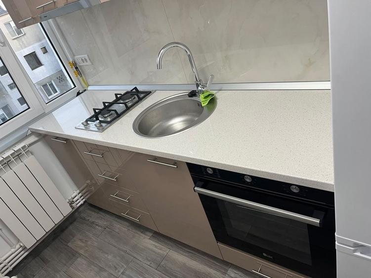 Apartament cu 2 camere nedecomandat în Km 4