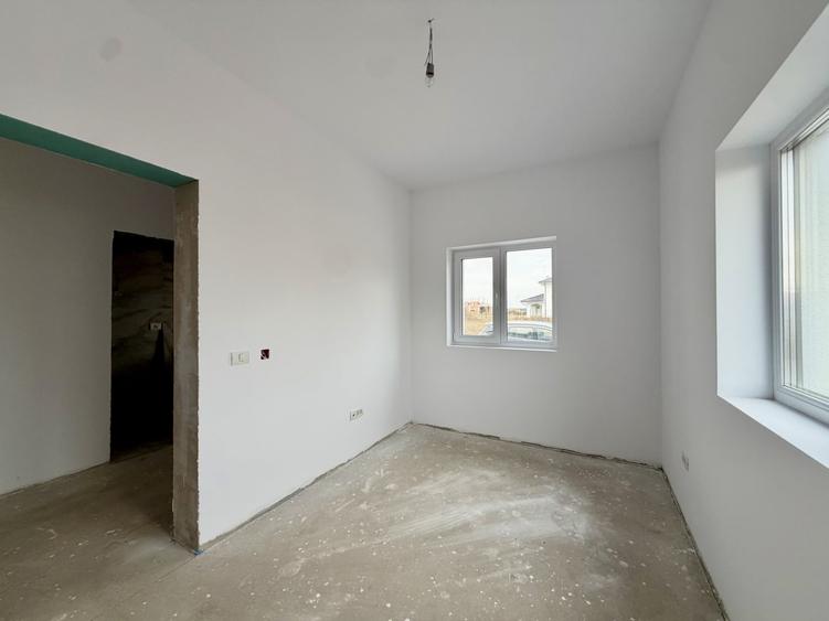 Duplex cu 5 camere cu Canalizare în Dumbrăvița