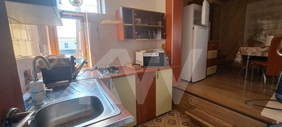 Apartament cu 6 camere decomandat, mobilat în Turnișor