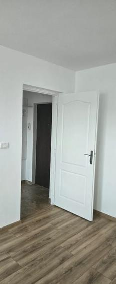 Apartament cu 2 camere semidecomandat în 1 Mai