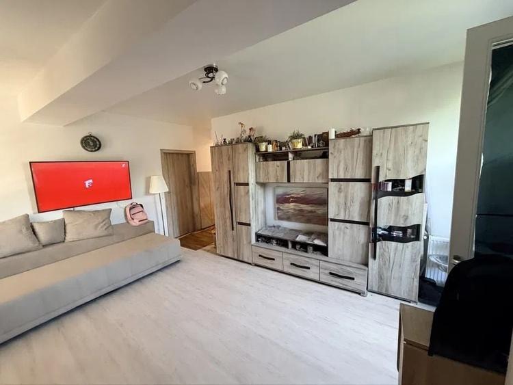 APARTAMENT 3 CAMERE DECOMANDAT - 1