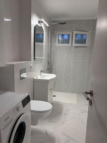 Apartament cu 3 camere semidecomandat, mobilat în Circumvalațiunii