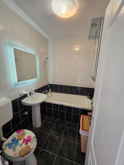 Apartament cu 2 camere semidecomandat în Titan