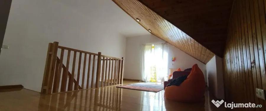 Apartament cu 4 camere decomandat în Tohanu Nou