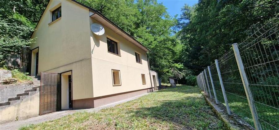 Casă individuală cu 5 camere cu Teren 2122 Mp în Lendt