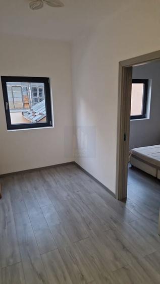 Apartament cu 2 camere semidecomandat, mobilat în Turda