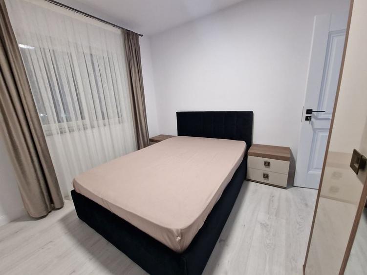 Apartament cu 2 camere decomandat în Ipotești