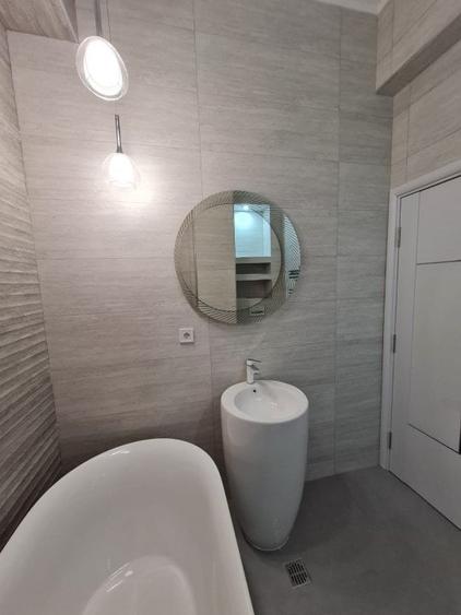 Apartament cu 3 camere semidecomandat în Tudor Vladimirescu