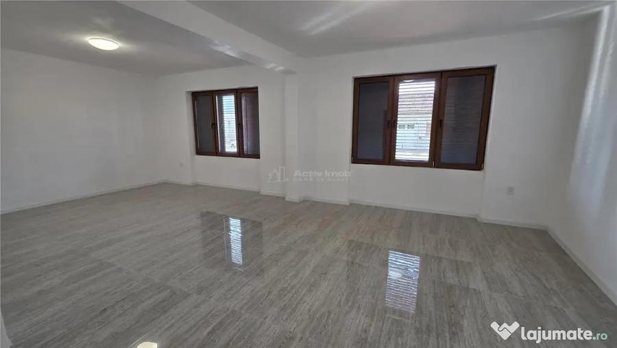Spațiu comercial, de 130 mp, în Răcășdia