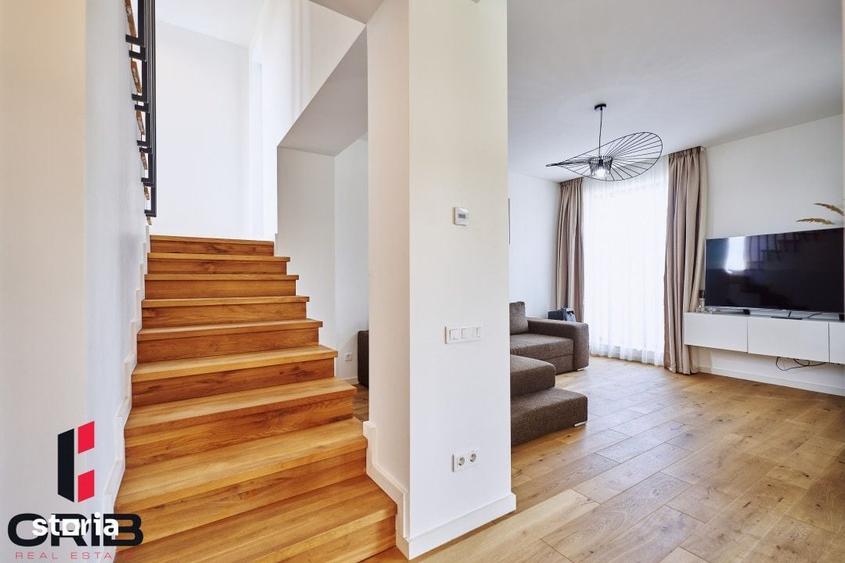 Casă cu 5 camere cu Teren 430 Mp în Tunari