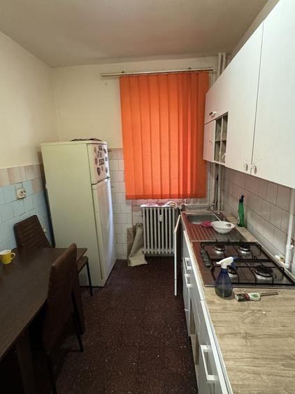 Apartament cu 2 camere decomandat în Grădiște