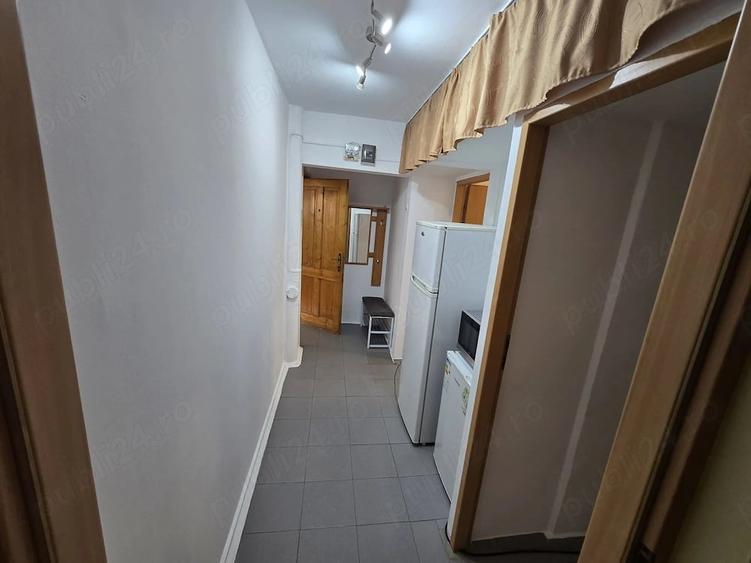 Apartament cu 2 camere semidecomandat în Girocului