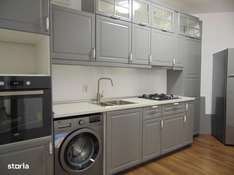 Apartament cu 3 camere semidecomandat în Politehnica