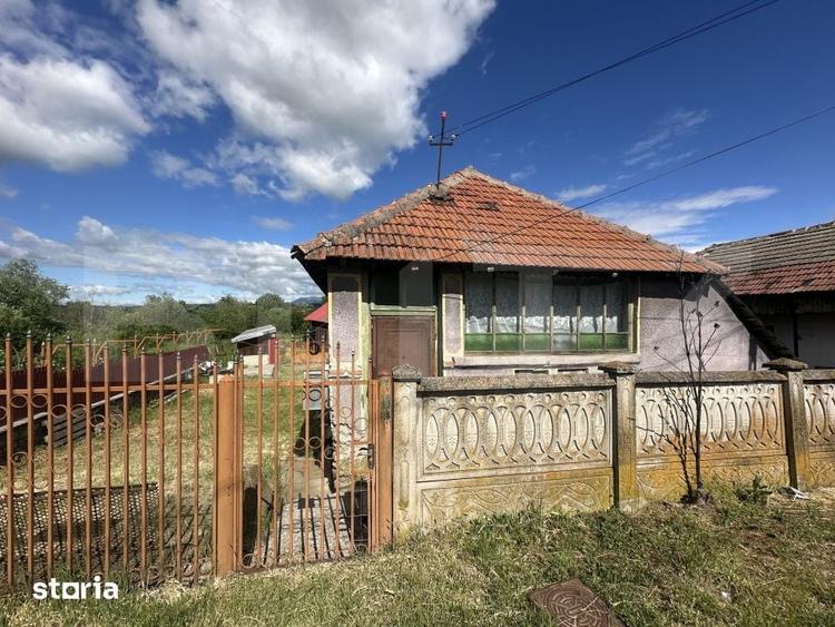 Casă cu 3 camere cu Teren 2845 Mp în Central