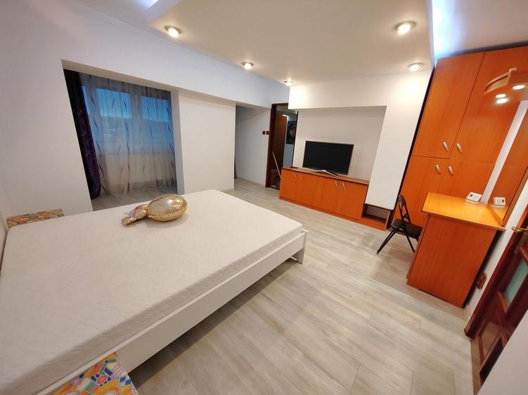 Apartament cu 2 camere decomandat în Nicolina