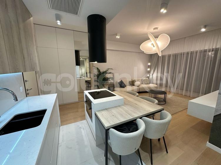 Apartament cu 3 camere semidecomandat, mobilat în Barbu Văcărescu