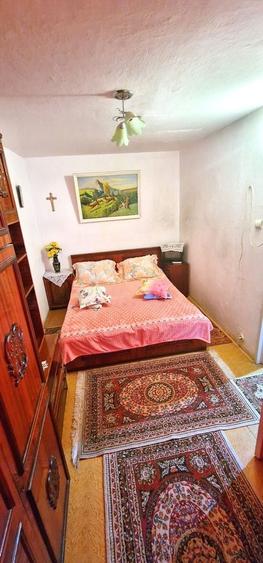 Apartament cu 3 camere semidecomandat în Km 4-5