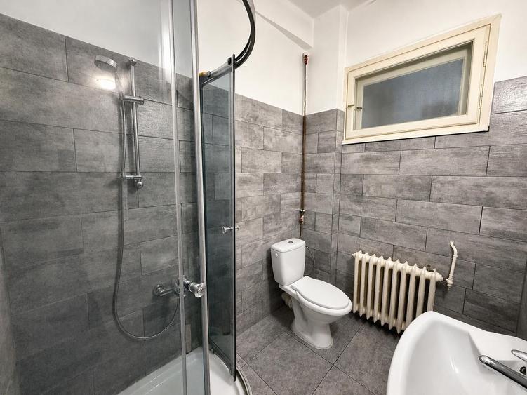 Apartament cu 2 camere decomandat în Calea Victoriei